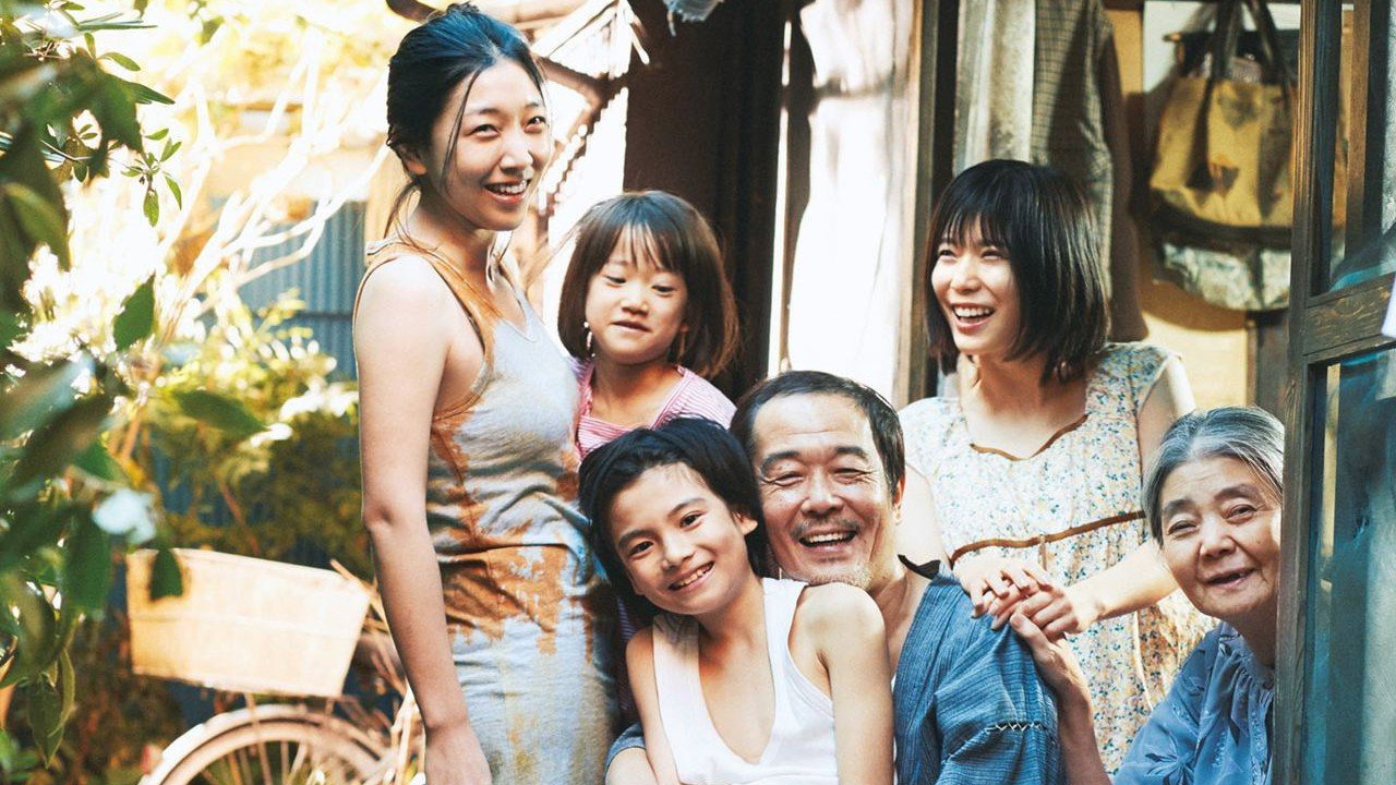 『万引き家族』考察・感想|綺麗じゃない絆が本物だった理由(ネタバレなし)