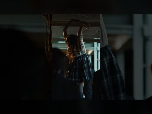 『違国日記』早瀬憩が映画単独初主演、山元環監督のホラー『呪いのスマホ』予告公開